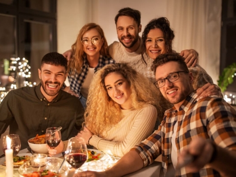 П’ятниця після роботи: швидкий план вечора з друзями