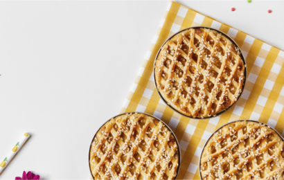 Курячий пиріг з фініками та мандаринами