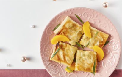 Роті з куркою, персиками та сиром