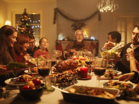 Як скласти меню на святковий стіл, якщо гості вже в дорозі